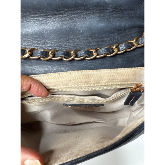 Valentino Milano Quilted Black Leather Chain Shoulder Bag With Gold Accents - Picture 6 of 11